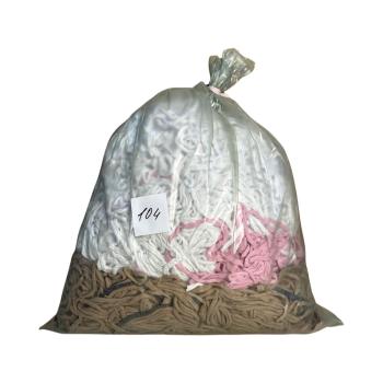 №104 Путанка, вторичная трикотажная  пряжа в мешке 5 кг ( белый,розовый,бежевый резинка)