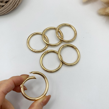 89_2 Кольцо-карабин, золото, d 32х40 мм, толщина 4 мм