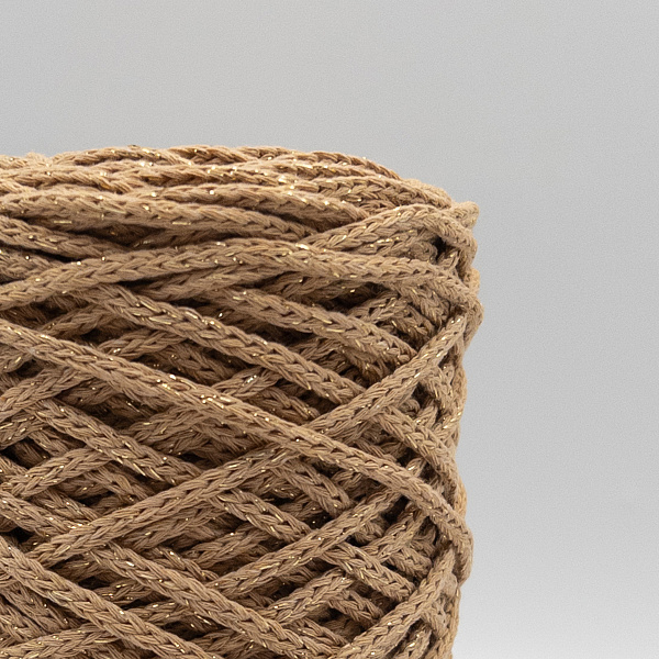 Золотисто-бежевый с золотом